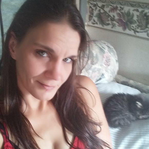 Meet your Posher, Eva - Picture 1 of 1